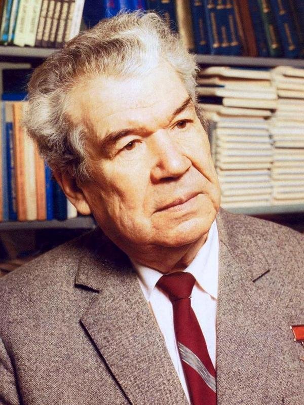 Мустай Карим