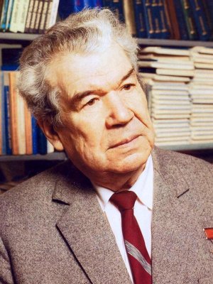 Мустай Карим